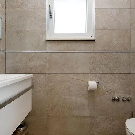 Holiday home Fuer 6 Personen Ca, 130 M Sup2 In Okrug Gornji, Adriakueste Kroatien Kroatische Inseln Trogir