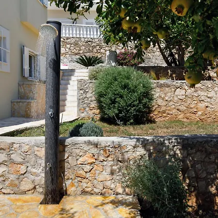 Fuer 6 Personen Ca, 130 M Sup2 In Okrug Gornji, Adriakueste Kroatien Kroatische Inseln Trogir