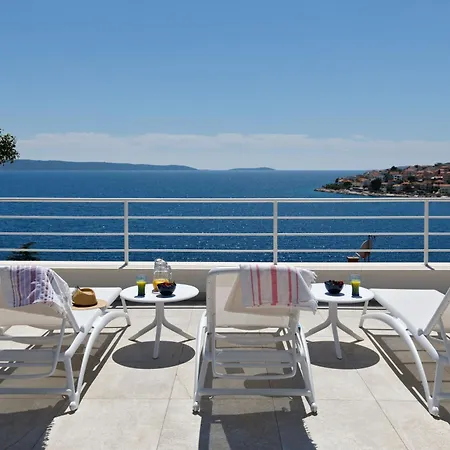 Fuer 6 Personen Ca, 130 M Sup2 In Okrug Gornji, Adriakueste Kroatien Kroatische Inseln Holiday home