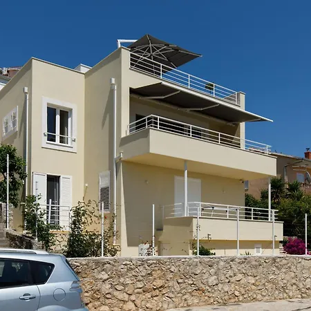 Holiday home Fuer 6 Personen Ca, 130 M Sup2 In Okrug Gornji, Adriakueste Kroatien Kroatische Inseln