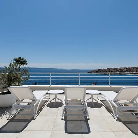 Holiday home Fuer 6 Personen Ca, 130 M Sup2 In Okrug Gornji, Adriakueste Kroatien Kroatische Inseln *