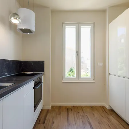 Holiday home Fuer 6 Personen Ca, 130 M Sup2 In Okrug Gornji, Adriakueste Kroatien Kroatische Inseln